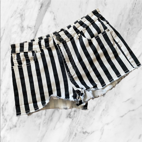 Forever 21 | Shorts | Black And White Striped Denim Shorts | Poshmark